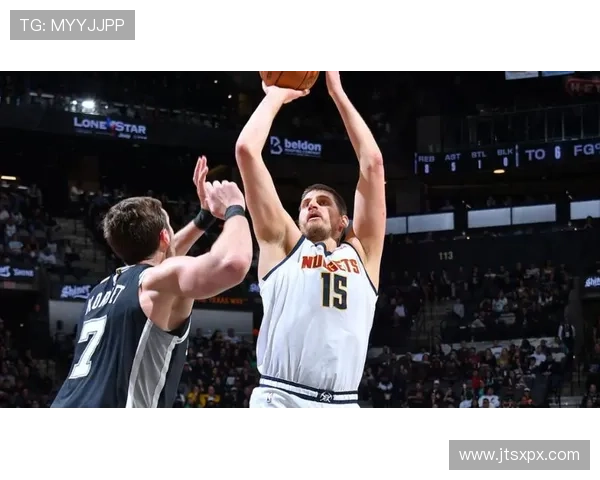 约基奇四连三双带队逆转 爵士穆雷31分迎新高 约基奇四连三双带队逆转 爵士穆雷31分迎新高